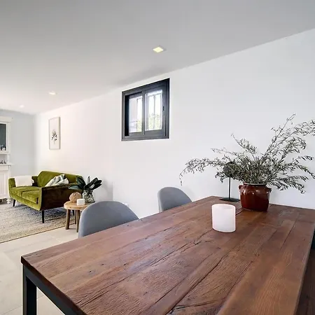 Holiday home Renovated Townhouse San Roque 85
