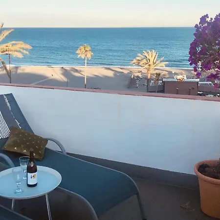 Renovated Townhouse San Roque 85